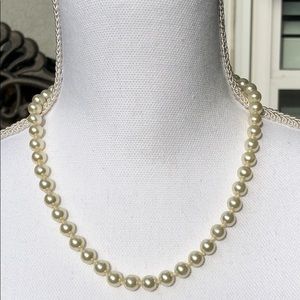 Vintage glass faux pearl necklace